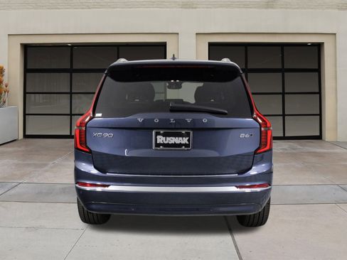 New 2026 Volvo XC90 B6 Plus w/ Protection Package Premier image 4
