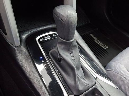 Used 2025 Toyota Corolla Cross AWD Hybrid image 16