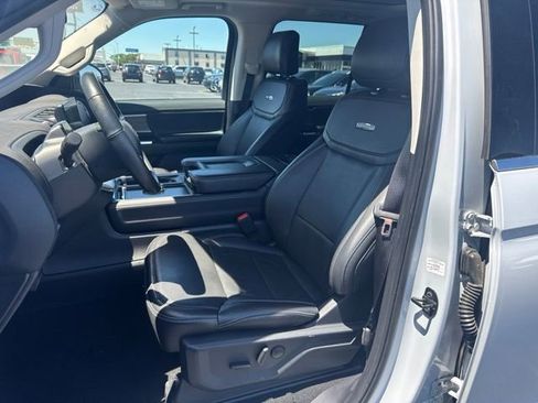 Used 2025 Ford Expedition Platinum AWD/4WD image 19