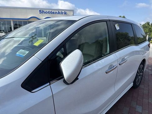 Used 2021 Honda Odyssey Touring image 5