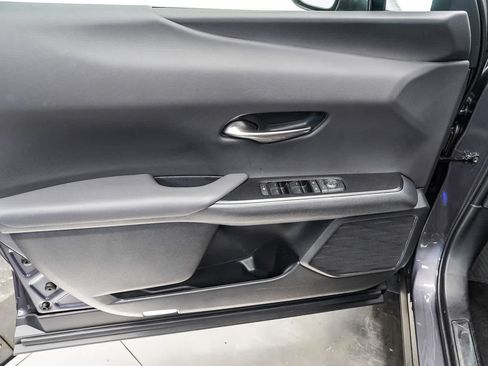 Certified 2025 Lexus UX 300h FWD w/ Accessory Package (Z2) image 21