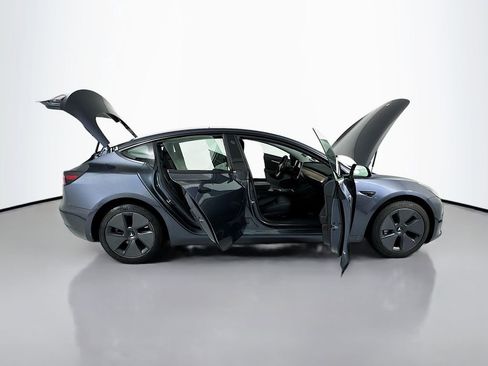Used 2023 Tesla Model 3 Standard Range image 19