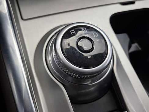 Used 2022 Ford Explorer King Ranch w/ Premium Technology Package image 18