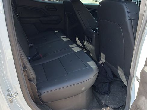 Used 2025 Chevrolet Colorado Trail Boss AWD/4WD image 21