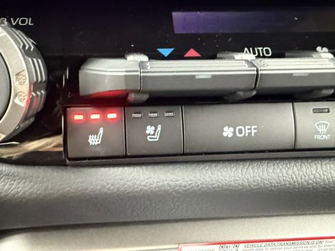 New 2026 Toyota Tundra Limited AWD/4WD image 37
