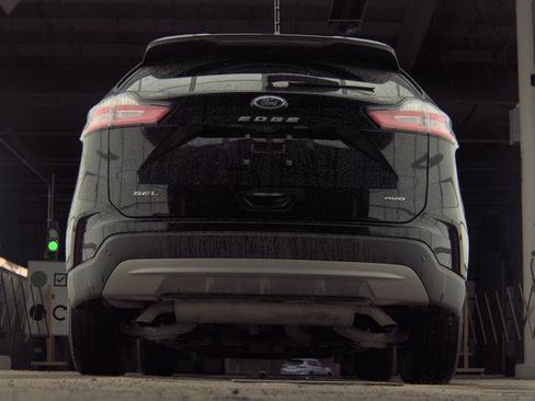 Used 2022 Ford Edge SEL w/ Convenience Package image 11