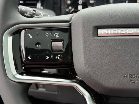 New 2025 Land Rover Discovery Sport Dynamic SE image 15
