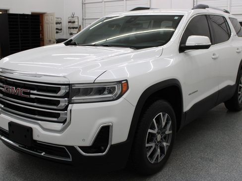 Used 2022 GMC Acadia SLT w/ LPO, Floor Liner Package FWD image 3