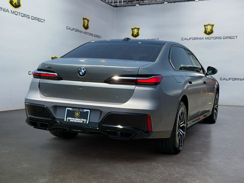 Used 2023 BMW 760i xDrive AWD/4WD image 5