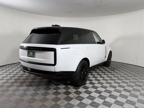 Used 2025 Land Rover Range Rover SE AWD/4WD image 9