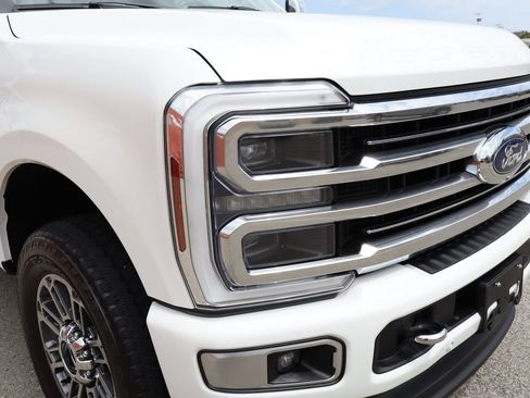 Used 2024 Ford F250 Limited w/ FX4 Off-Road Package AWD/4WD image 9