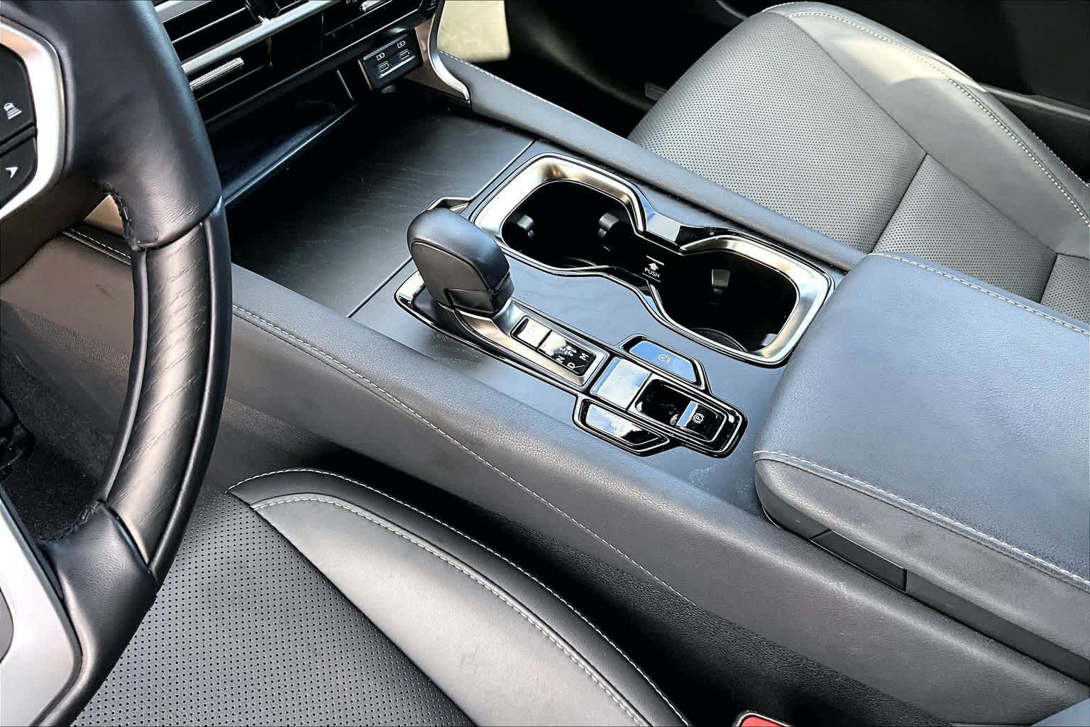 Used 2025 Lexus RX 350 Premium w/ Accessory Package (Z1) FWD image 17