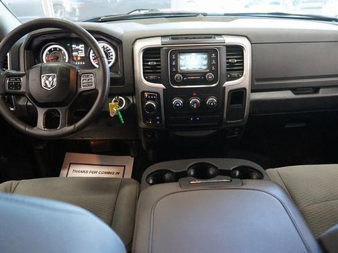 Used 2018 RAM 1500 Classic SLT image 30