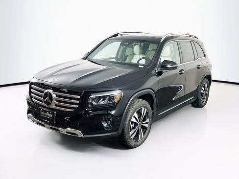 Used 2025 Mercedes-Benz GLB 250 4MATIC image 3