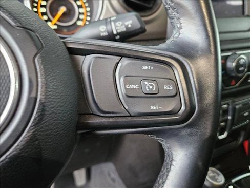 Used 2021 Jeep Gladiator Sport image 12