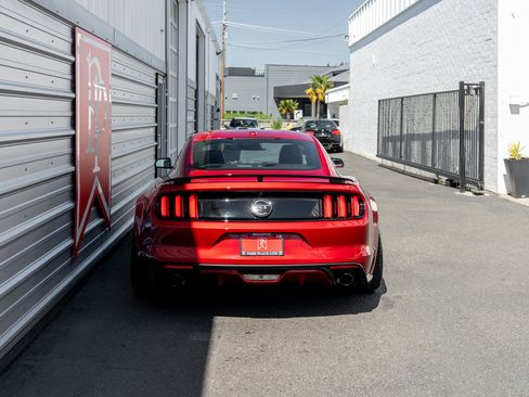 Used 2017 Ford Mustang GT Premium w/ Equipment Group 401A RWD image 42