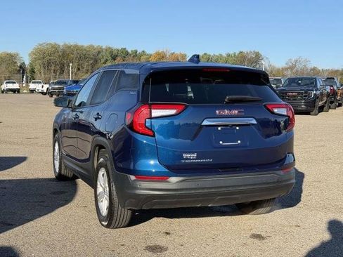 Used 2023 GMC Terrain SLE image 6