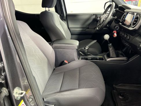 Used 2019 Toyota Tacoma TRD Off-Road image 27