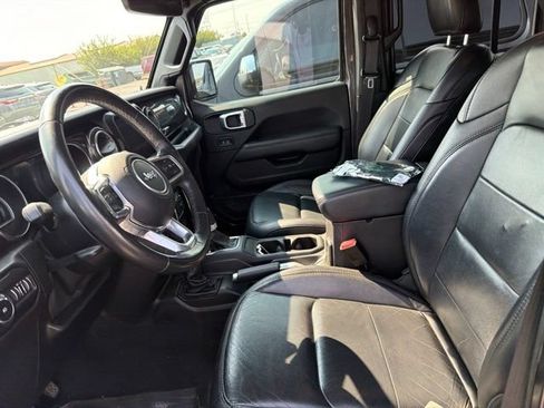 Used 2019 Jeep Wrangler Unlimited Sahara AWD/4WD image 14