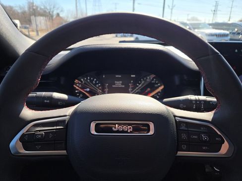 Certified 2025 Jeep Compass Trailhawk AWD/4WD image 34