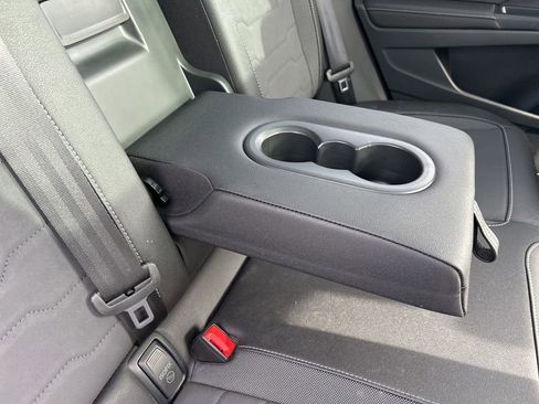 Certified 2025 Volkswagen Taos SE image 49