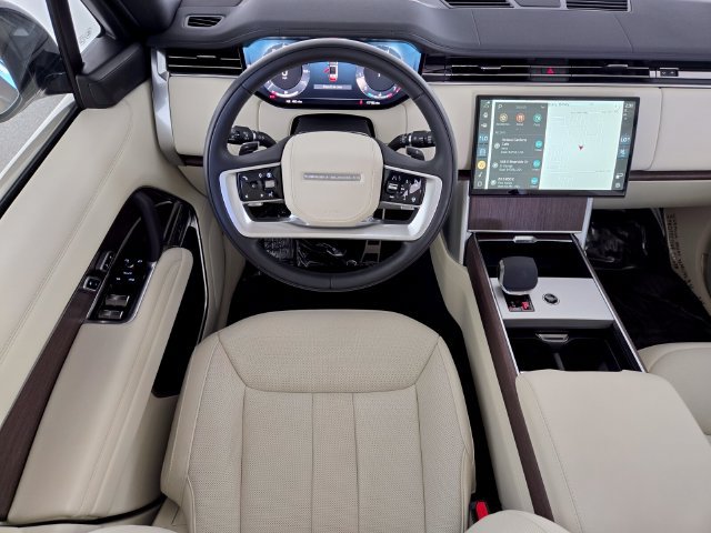 Certified 2025 Land Rover Range Rover Long Wheelbase SE AWD/4WD image 12