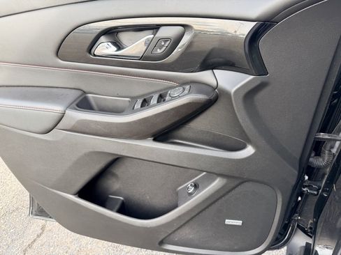 Used 2023 Chevrolet Traverse RS image 21