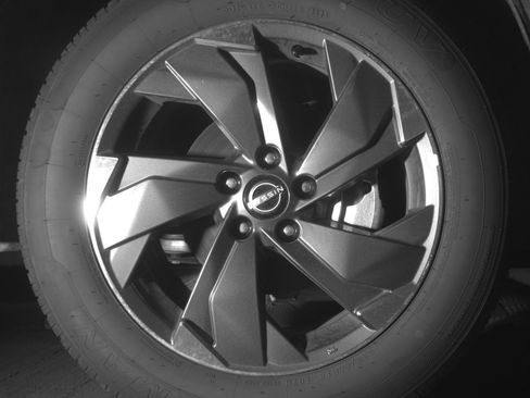 Used 2025 Nissan Rogue SV FWD image 13