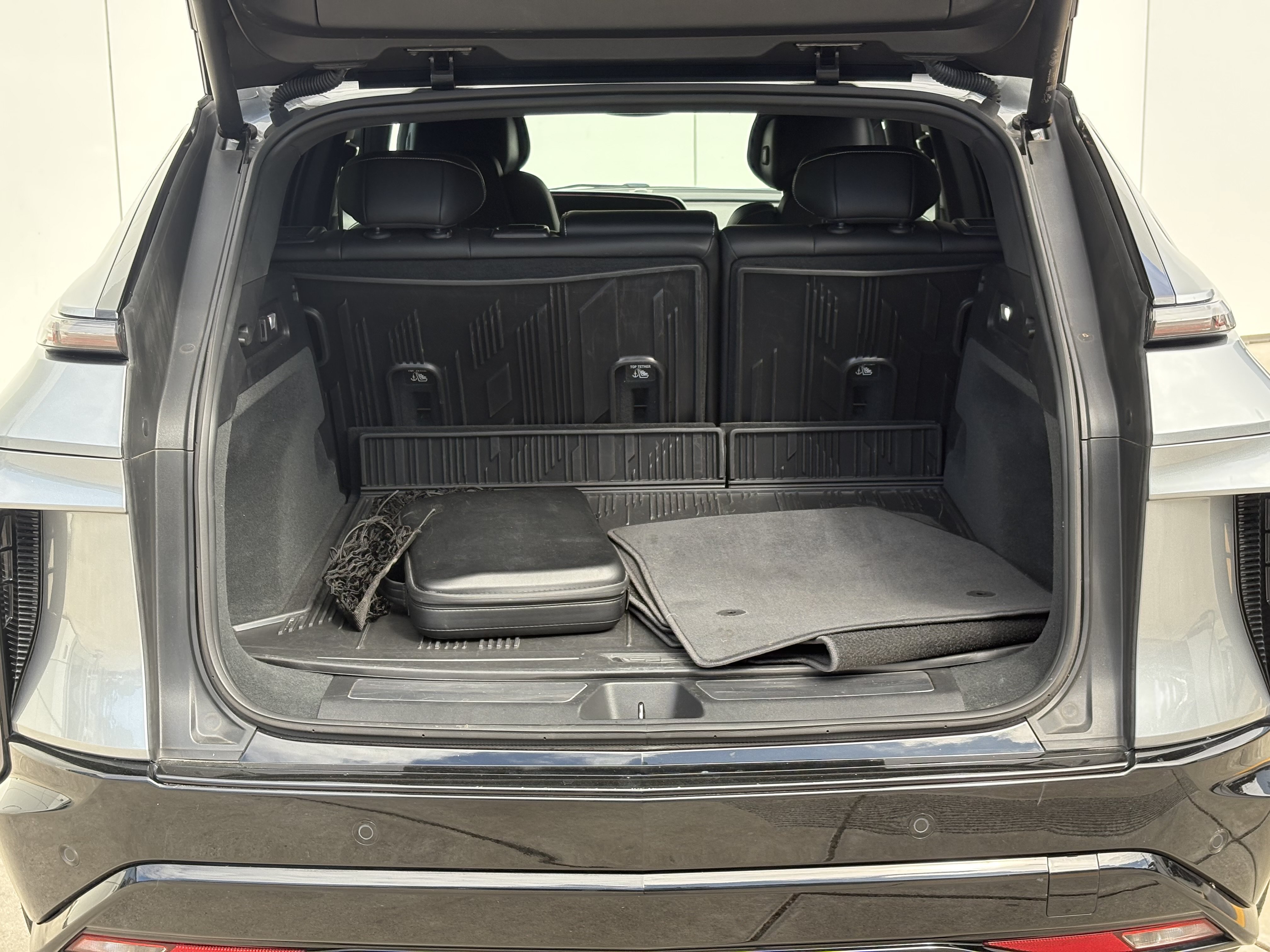 Certified 2024 Cadillac Lyriq Sport w/ LPO, Floor Liner Package AWD/4WD image 9