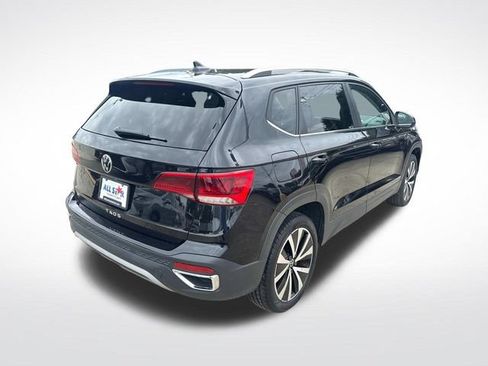 Used 2024 Volkswagen Taos SE FWD image 8