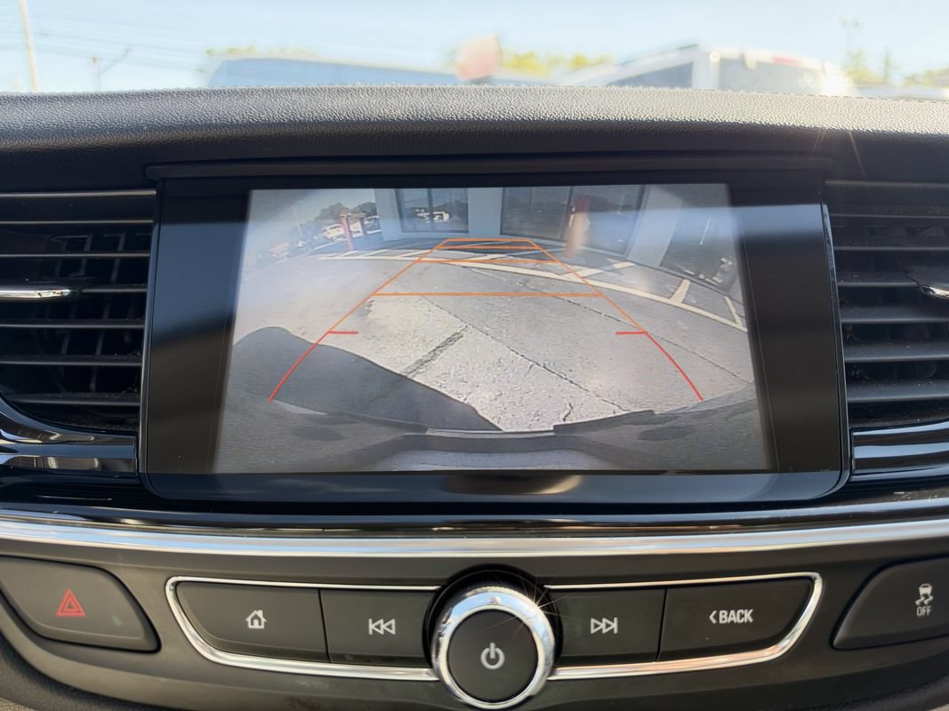Used 2018 Buick Regal Essence w/ Driver Confidence Package #1 FWD image 19