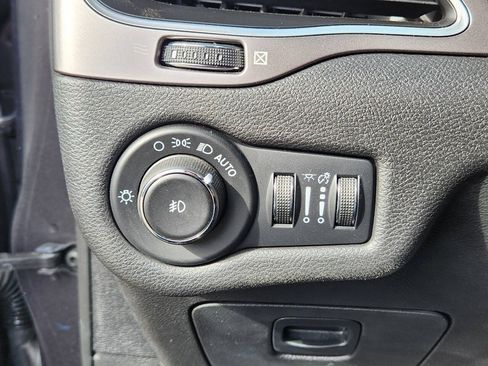Used 2021 Jeep Cherokee Latitude Lux AWD/4WD image 19