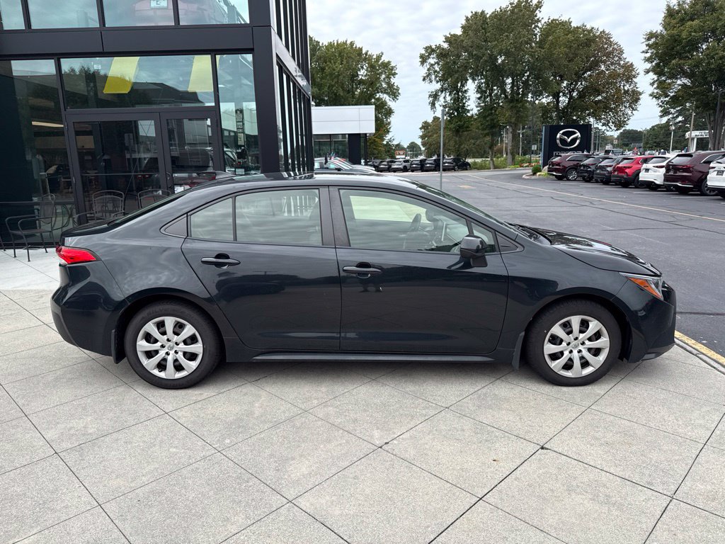 Used 2021 Toyota Corolla LE w/ Carpet Mat Package (TMS) FWD image 5