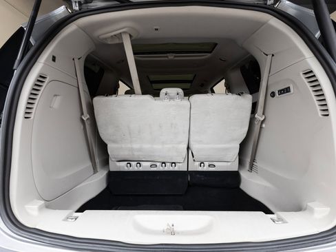 Used 2020 Chrysler Pacifica Limited image 14