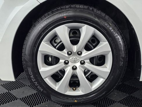 Used 2024 Toyota Corolla LE image 11
