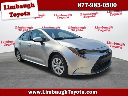 Used 2026 Toyota Corolla LE FWD image 1