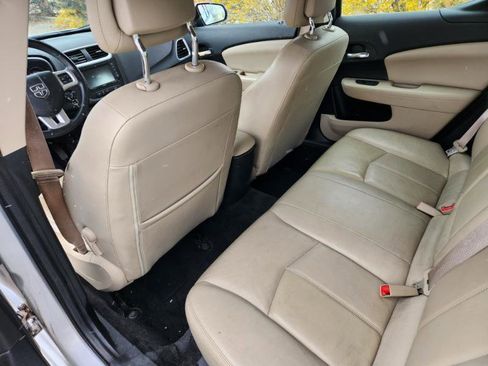 Used 2011 Dodge Avenger Lux image 14