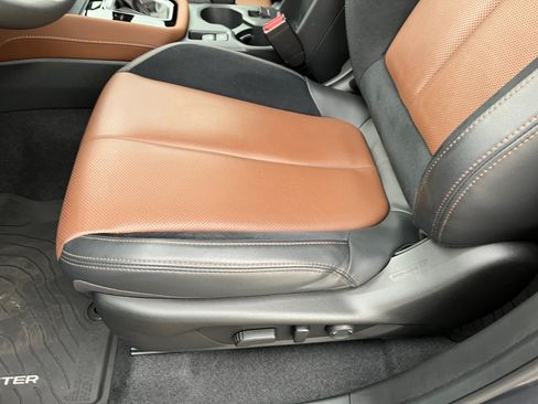 Used 2025 Subaru Forester Touring AWD/4WD image 14