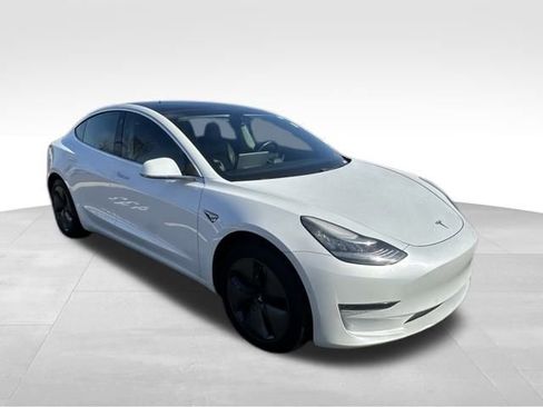 Used 2019 Tesla Model 3 Standard Range Plus image 11