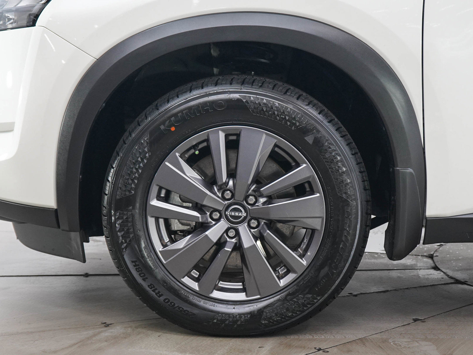 Used 2023 Nissan Pathfinder SV w/ SV Premium Package AWD/4WD image 32