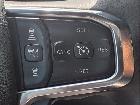 Used 2026 RAM 2500 Laramie AWD/4WD image 18