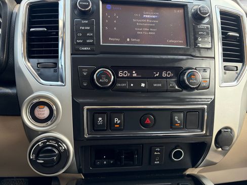Used 2016 Nissan Titan SL AWD/4WD image 17
