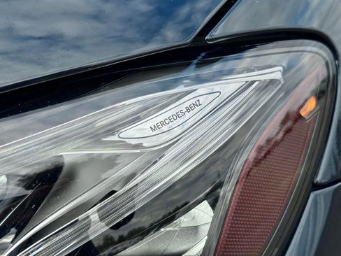 Used 2017 Mercedes-Benz E 300 4MATIC image 6