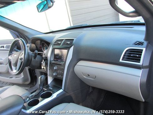 Used 2013 Ford Explorer XLT AWD/4WD image 23