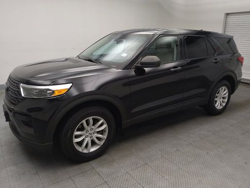 Used 2021 Ford Explorer 4WD image 2