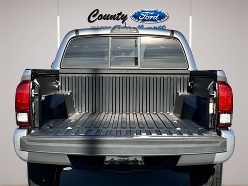 Used 2022 Toyota Tacoma SR image 18