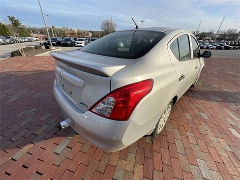 Used 2014 Nissan Versa S Plus image 22