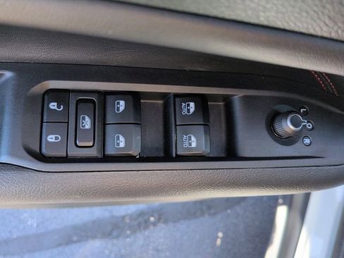Used 2025 Jeep Compass Trailhawk AWD/4WD image 15