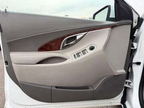 Used 2010 Buick LaCrosse CXL FWD image 18