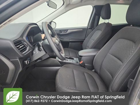Used 2025 Ford Escape Active AWD/4WD image 18